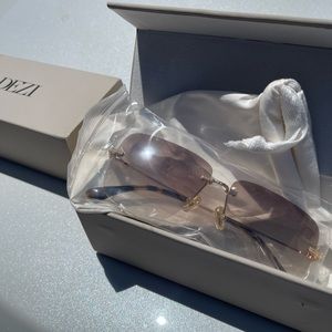 Dezi 2000s Gold Sunglasses